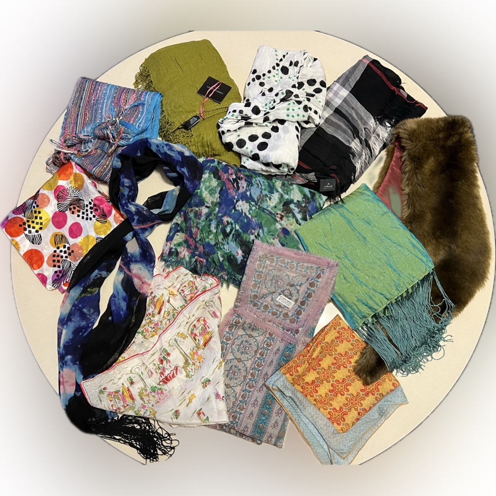 1️⃣2️⃣Lot of 12 Random Scarves-Varying Colors/Sizes/Brands/Materials/Conditions